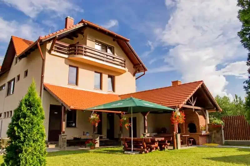 Praid Cazare | Pensiune (K0966-26) Imaginea poate fi supusă drepturilor de autor. Se recomandă contactarea titularului drepturilor.