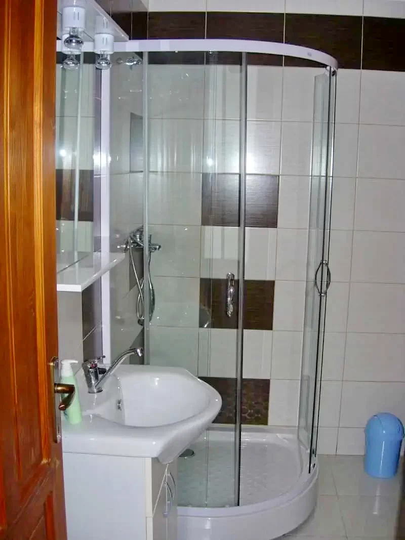 Praid Cazare | Motel (K0967-12) Imaginea poate fi supusă drepturilor de autor. Se recomandă contactarea titularului drepturilor.