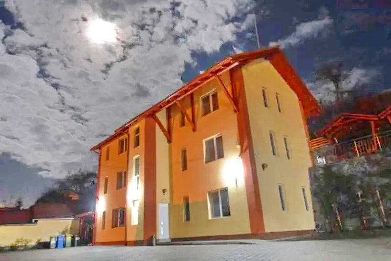 Parajd Szállás | Panzió (K0972-11) A kép szerzői jogvédelem alatt állhat. Javasolt a kapcsolatfelvétel a jog tulajdonossal. Parajd Szállás | Panzió (K0972-11) A kép szerzői jogvédelem alatt állhat. Javasolt a kapcsolatfelvétel a jog tulajdonossal.