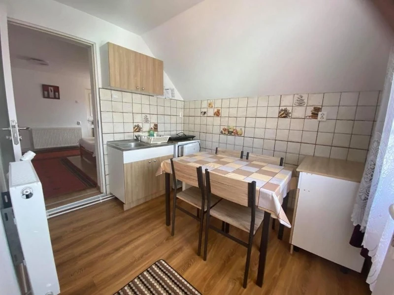 Parajd Szállás | Motel (K0975-6) A kép szerzői jogvédelem alatt állhat. Javasolt a kapcsolatfelvétel a jog tulajdonossal.