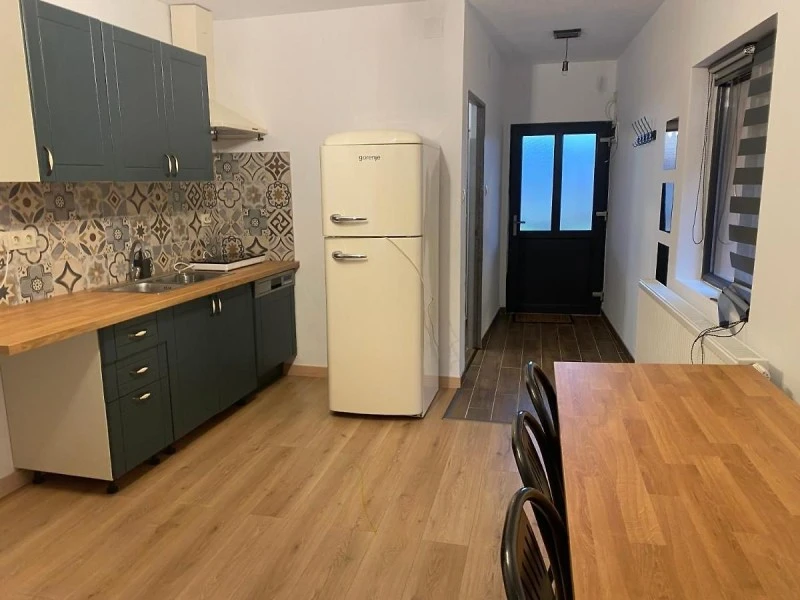 Praid Cazare | Motel (K0975-39) Imaginea poate fi supusă drepturilor de autor. Se recomandă contactarea titularului drepturilor.