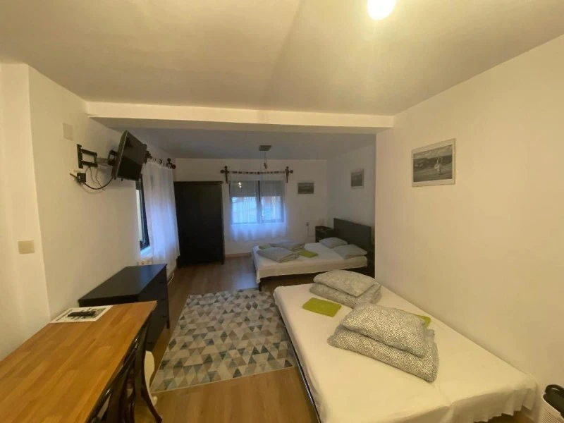 Praid Cazare | Motel (K0975-40) Imaginea poate fi supusă drepturilor de autor. Se recomandă contactarea titularului drepturilor.