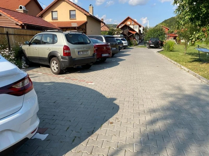 Praid Cazare | Motel (K0975-42) Imaginea poate fi supusă drepturilor de autor. Se recomandă contactarea titularului drepturilor.