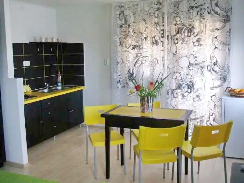 Praid Cazare | Motel (K0976-27) Imaginea poate fi supusă drepturilor de autor. Se recomandă contactarea titularului drepturilor.