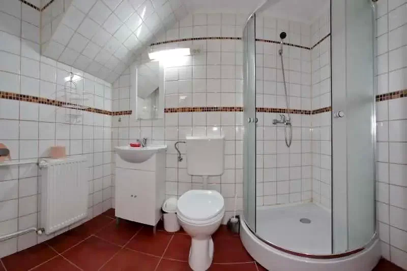 Praid Cazare | Motel (K0976-34) Imaginea poate fi supusă drepturilor de autor. Se recomandă contactarea titularului drepturilor.