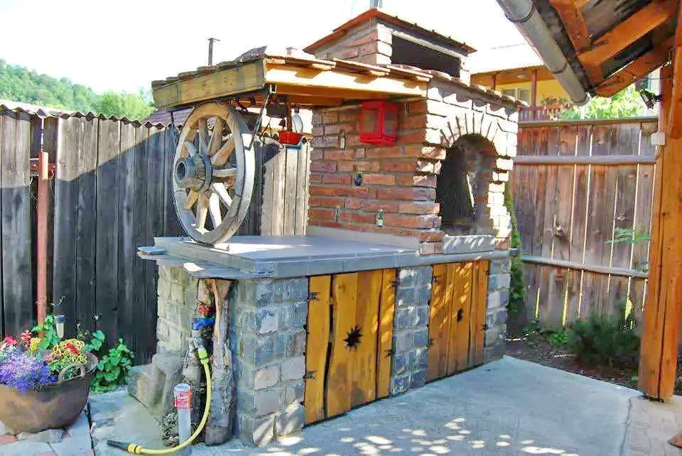 Praid Cazare | Motel (K0976-40) Imaginea poate fi supusă drepturilor de autor. Se recomandă contactarea titularului drepturilor.