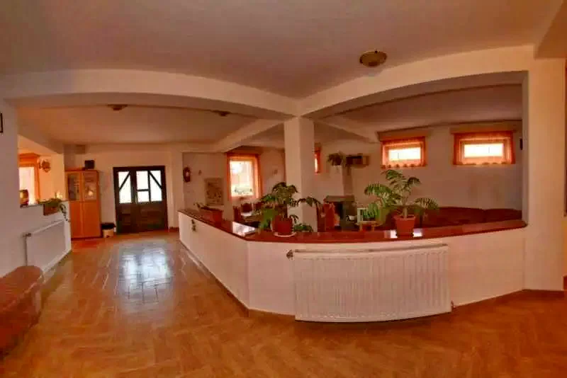 Praid Cazare | Motel (K0977-1) Imaginea poate fi supusă drepturilor de autor. Se recomandă contactarea titularului drepturilor.