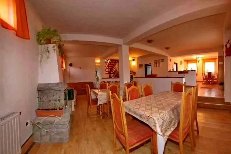 Praid Cazare | Motel (K0977-2) Imaginea poate fi supusă drepturilor de autor. Se recomandă contactarea titularului drepturilor.