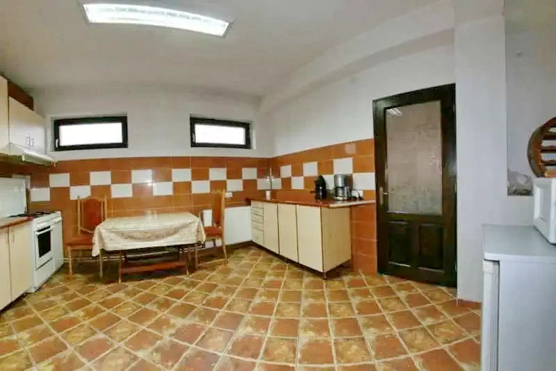 Praid Cazare | Pensiune (K0977-12) Imaginea poate fi supusă drepturilor de autor. Se recomandă contactarea titularului drepturilor.