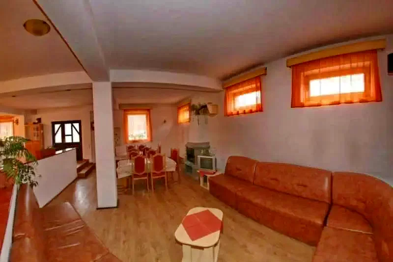 Parajd Szállás | Panzió (K0977-16) A kép szerzői jogvédelem alatt állhat. Javasolt a kapcsolatfelvétel a jog tulajdonossal.