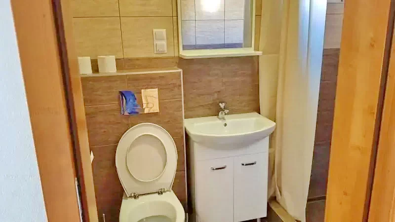 Praid Cazare | Cabană (K1120-20) Imaginea poate fi supusă drepturilor de autor. Se recomandă contactarea titularului drepturilor.