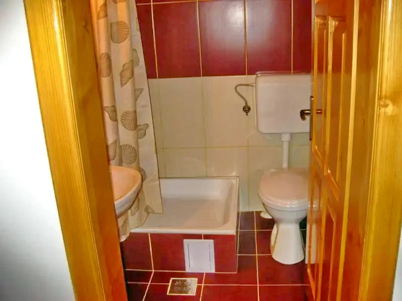 Parajd Szállás | Motel (K1130-6) A kép szerzői jogvédelem alatt állhat. Javasolt a kapcsolatfelvétel a jog tulajdonossal.