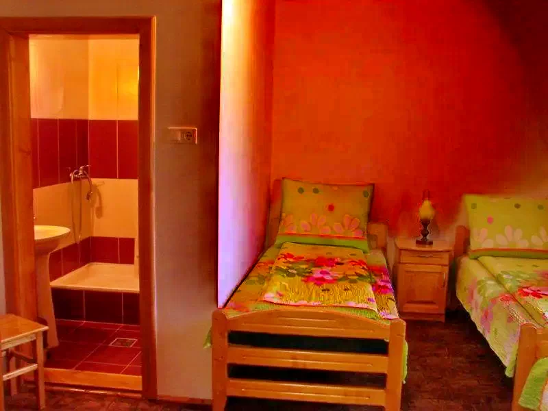 Praid Cazare | Motel (K1130-11) Imaginea poate fi supusă drepturilor de autor. Se recomandă contactarea titularului drepturilor.