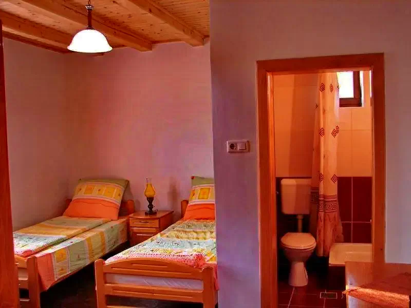 Parajd Szállás | Motel (K1130-12) A kép szerzői jogvédelem alatt állhat. Javasolt a kapcsolatfelvétel a jog tulajdonossal.