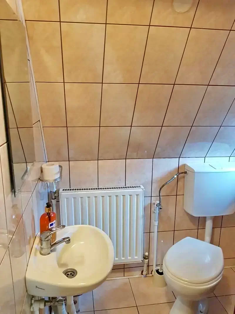 Praid Cazare | Motel (K1363-15) Imaginea poate fi supusă drepturilor de autor. Se recomandă contactarea titularului drepturilor.