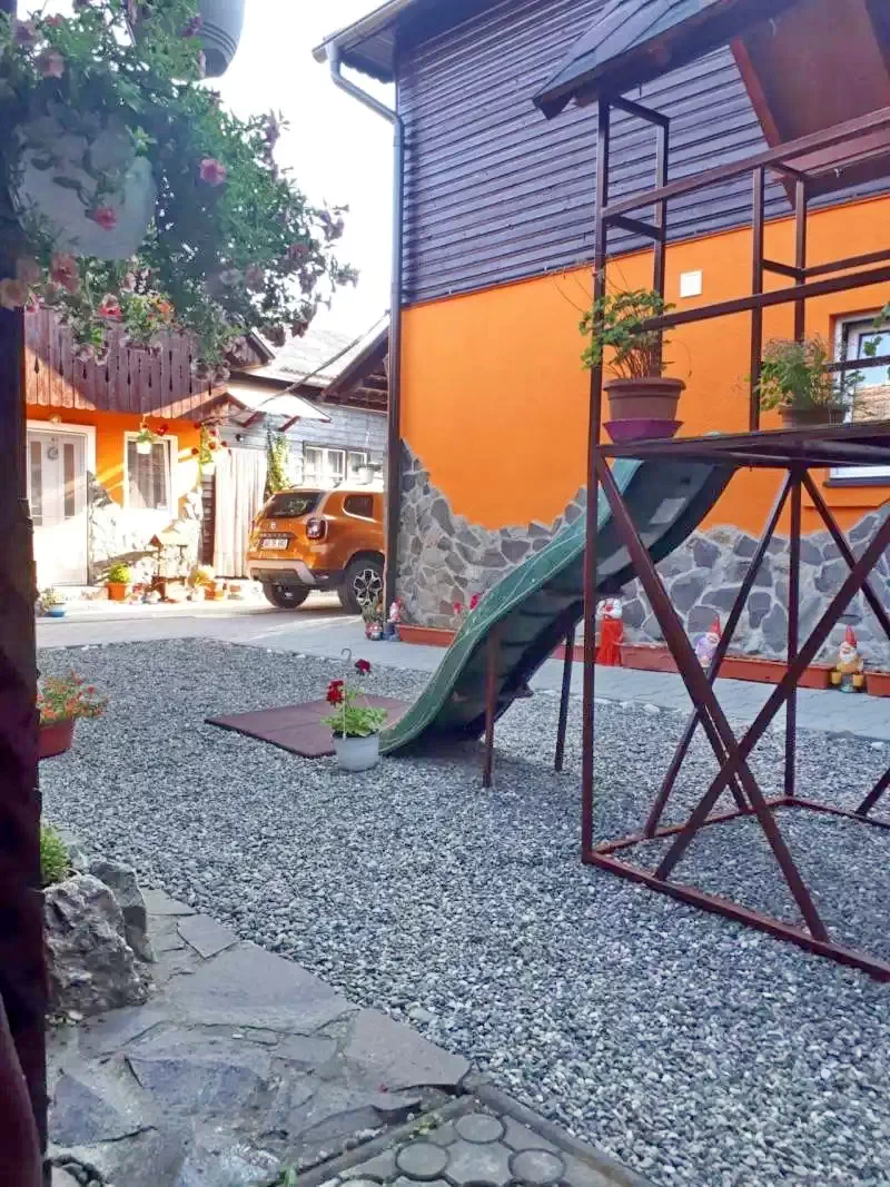 Praid Cazare | Motel (K1363-37) Imaginea poate fi supusă drepturilor de autor. Se recomandă contactarea titularului drepturilor.