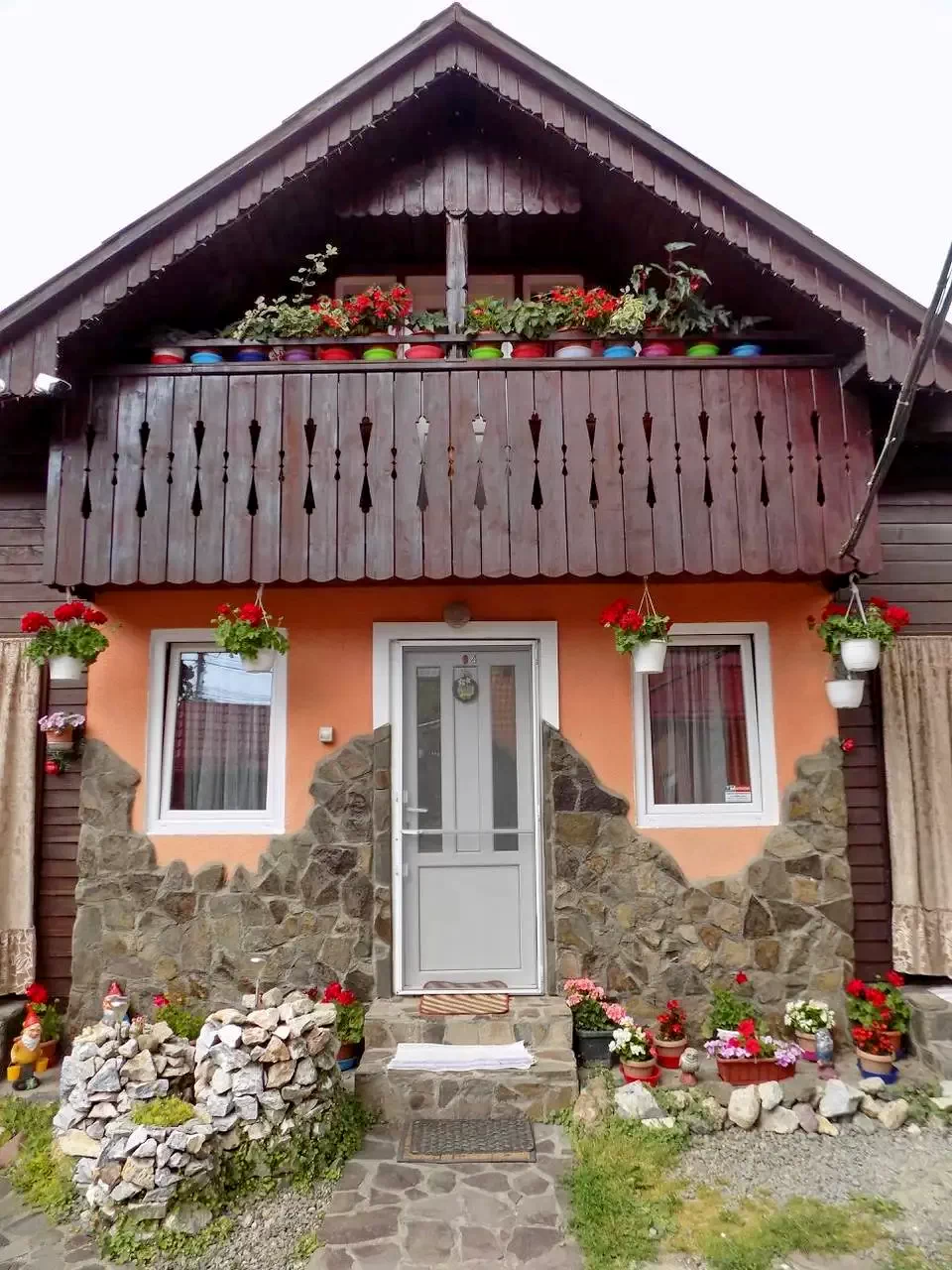 Praid Cazare | Motel (K1363-44) Imaginea poate fi supusă drepturilor de autor. Se recomandă contactarea titularului drepturilor.