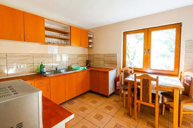 Praid Cazare | Motel (K1453-3) Imaginea poate fi supusă drepturilor de autor. Se recomandă contactarea titularului drepturilor.