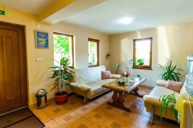 Praid Cazare | Motel (K1453-18) Imaginea poate fi supusă drepturilor de autor. Se recomandă contactarea titularului drepturilor.