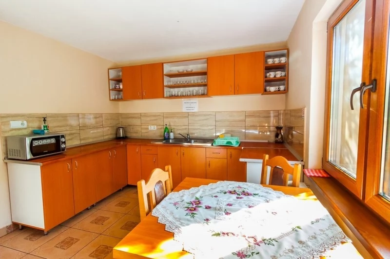 Praid Cazare | Motel (K1453-19) Imaginea poate fi supusă drepturilor de autor. Se recomandă contactarea titularului drepturilor.