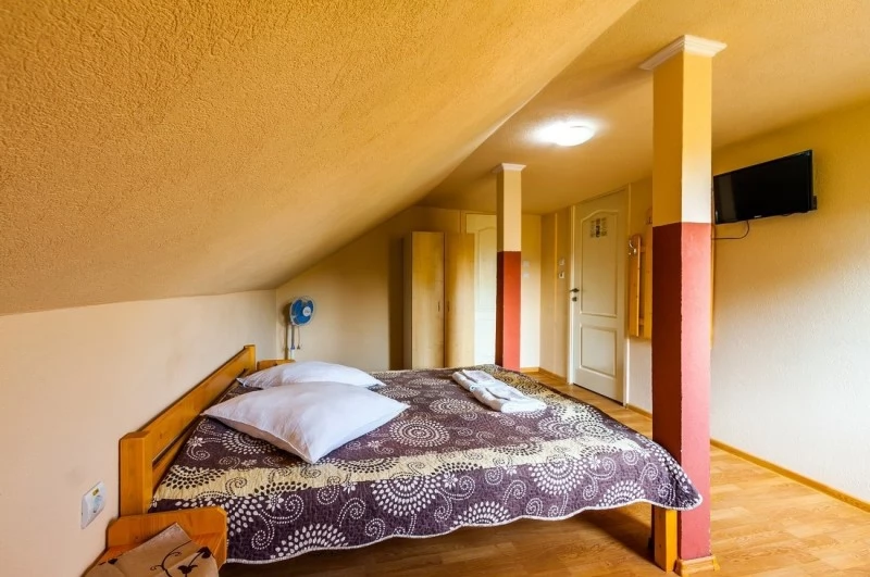 Parajd Szállás | Motel (K1453-42) A kép szerzői jogvédelem alatt állhat. Javasolt a kapcsolatfelvétel a jog tulajdonossal.