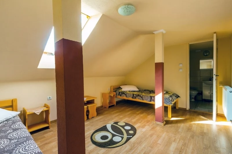 Praid Cazare | Motel (K1453-48) Imaginea poate fi supusă drepturilor de autor. Se recomandă contactarea titularului drepturilor.