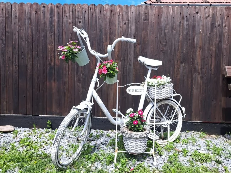 Praid Cazare | Motel (K1461-13) Imaginea poate fi supusă drepturilor de autor. Se recomandă contactarea titularului drepturilor.