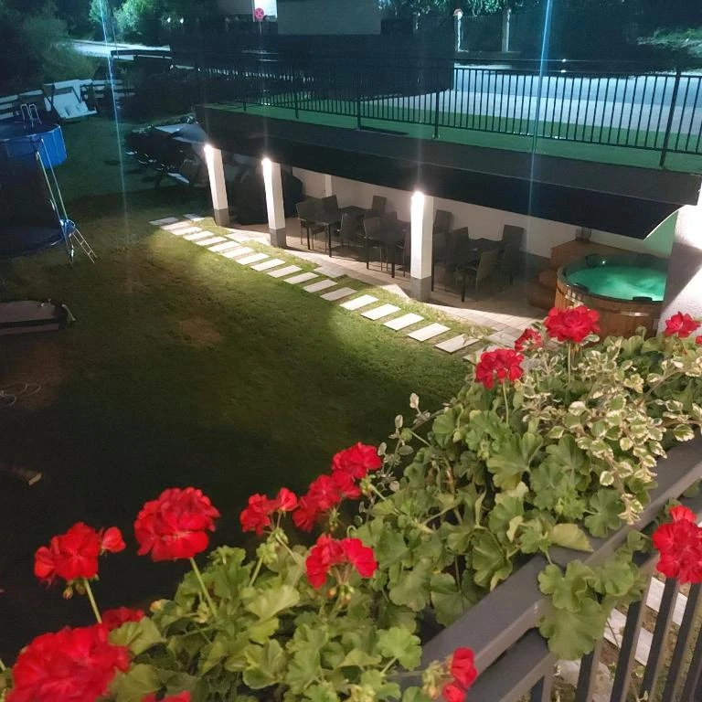 Praid Cazare | Motel (K1577-24) Imaginea poate fi supusă drepturilor de autor. Se recomandă contactarea titularului drepturilor.