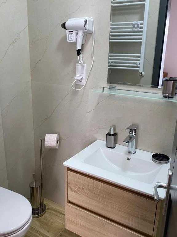 Praid Cazare | Motel (K1577-42) Imaginea poate fi supusă drepturilor de autor. Se recomandă contactarea titularului drepturilor.