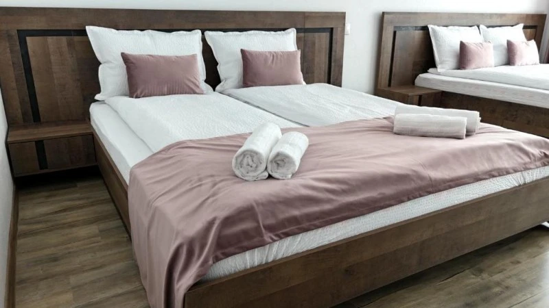 Praid Cazare | Motel (K1577-43) Imaginea poate fi supusă drepturilor de autor. Se recomandă contactarea titularului drepturilor.