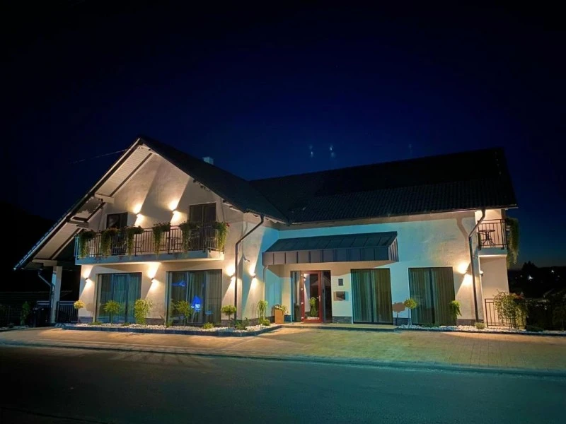 Praid Cazare | Motel (K1577-55) Imaginea poate fi supusă drepturilor de autor. Se recomandă contactarea titularului drepturilor.