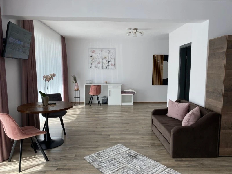 Praid Cazare | Motel (K1577-61) Imaginea poate fi supusă drepturilor de autor. Se recomandă contactarea titularului drepturilor.