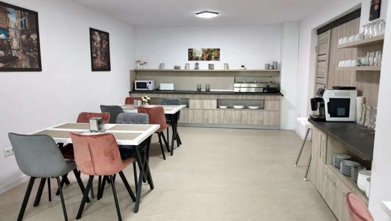 Praid Cazare | Motel (K1577-76) Imaginea poate fi supusă drepturilor de autor. Se recomandă contactarea titularului drepturilor.