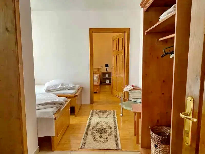 Padis Cazare | Motel (K0075-56) Imaginea poate fi supusă drepturilor de autor. Se recomandă contactarea titularului drepturilor.