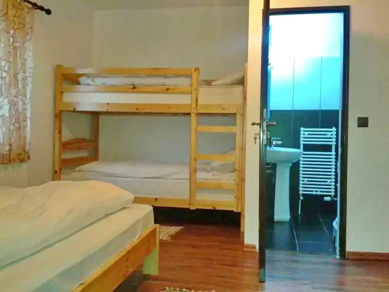 Padis Cazare | Sat de vacanță (K0306-11) Imaginea poate fi supusă drepturilor de autor. Se recomandă contactarea titularului drepturilor.