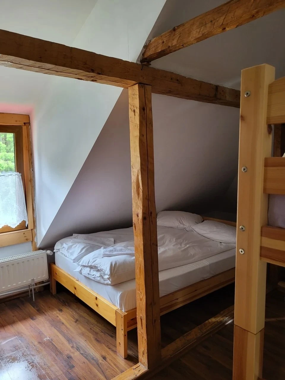 Padis Cazare | Sat de vacanță (K0306-25) Imaginea poate fi supusă drepturilor de autor. Se recomandă contactarea titularului drepturilor.