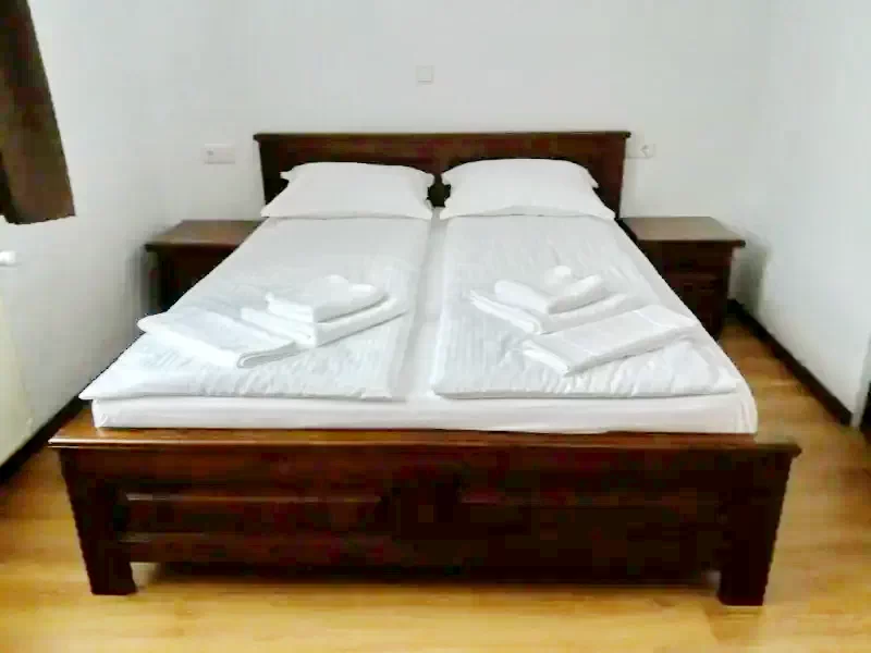 Pádis Szállás | Panzió (K0800-12) A kép szerzői jogvédelem alatt állhat. Javasolt a kapcsolatfelvétel a jog tulajdonossal. Pádis Szállás | Panzió (K0800-12) A kép szerzői jogvédelem alatt állhat. Javasolt a kapcsolatfelvétel a jog tulajdonossal.