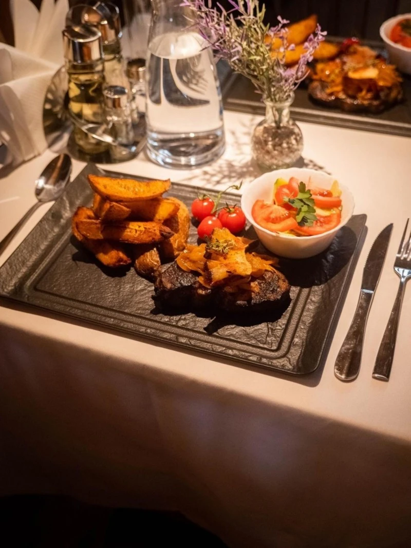 Pádis Szállás | Hotel*** (K1554-7) A kép szerzői jogvédelem alatt állhat. Javasolt a kapcsolatfelvétel a jog tulajdonossal.