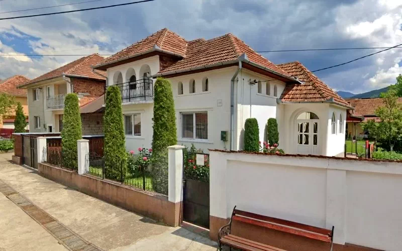 Chișcău Cazare | Motel (K0232-17) Imaginea poate fi supusă drepturilor de autor. Se recomandă contactarea titularului drepturilor.