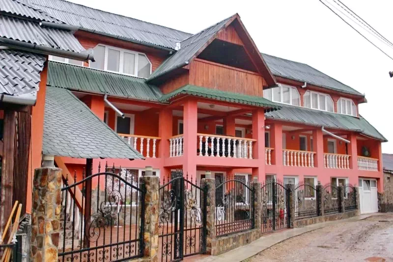 Kiskoh Szállás | Motel (K0419-5) A kép szerzői jogvédelem alatt állhat. Javasolt a kapcsolatfelvétel a jog tulajdonossal.