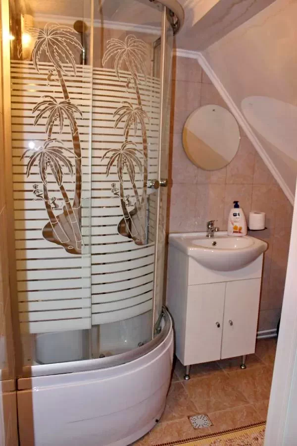 Chișcău Cazare | Motel (K0419-14) Imaginea poate fi supusă drepturilor de autor. Se recomandă contactarea titularului drepturilor.