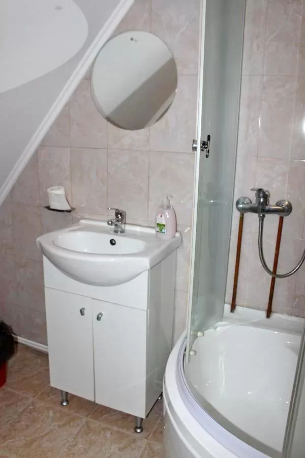 Chișcău Cazare | Motel (K0419-29) Imaginea poate fi supusă drepturilor de autor. Se recomandă contactarea titularului drepturilor.