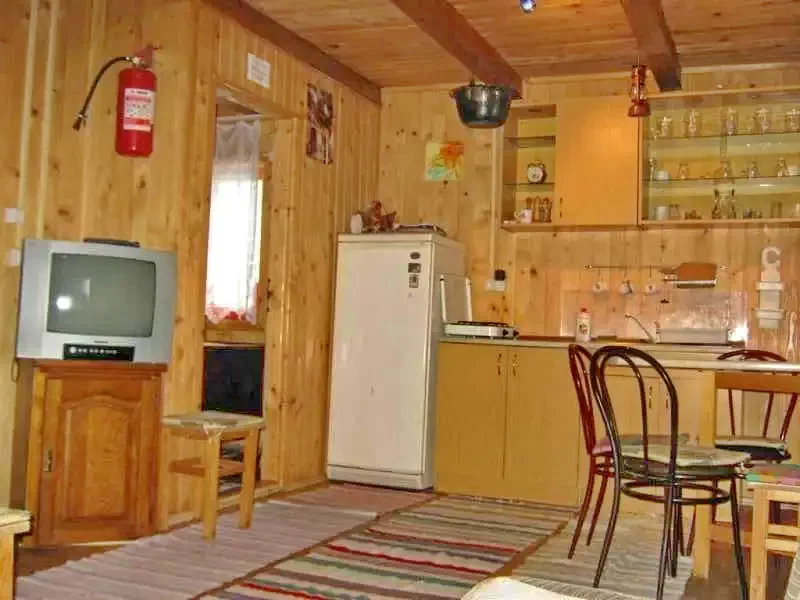 Chișcău Cazare | Cabană (K0463-7) Imaginea poate fi supusă drepturilor de autor. Se recomandă contactarea titularului drepturilor. Chișcău Cazare | Cabană (K0463-7) Imaginea poate fi supusă drepturilor de autor. Se recomandă contactarea titularului drepturilor.