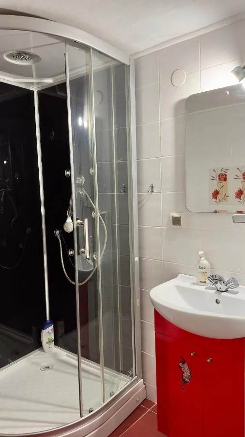 Chișcău Cazare | Motel (K0466-32) Imaginea poate fi supusă drepturilor de autor. Se recomandă contactarea titularului drepturilor.