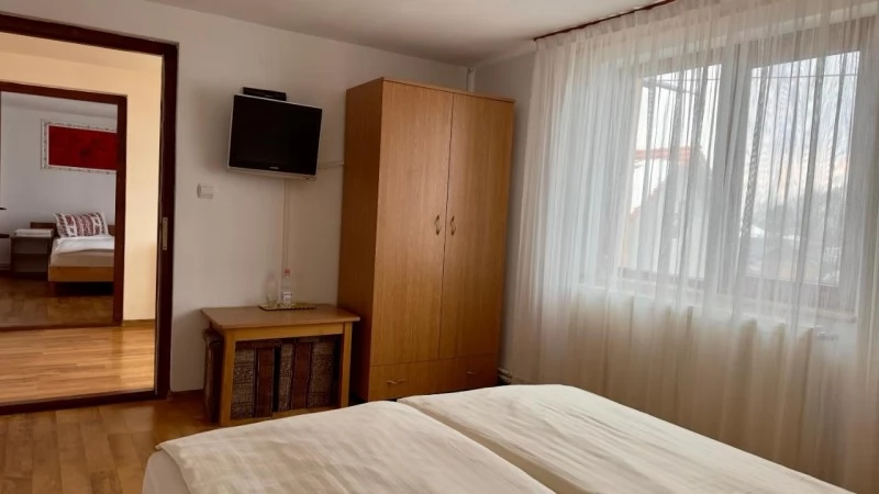 Chișcău Cazare | Motel (K0466-41) Imaginea poate fi supusă drepturilor de autor. Se recomandă contactarea titularului drepturilor.