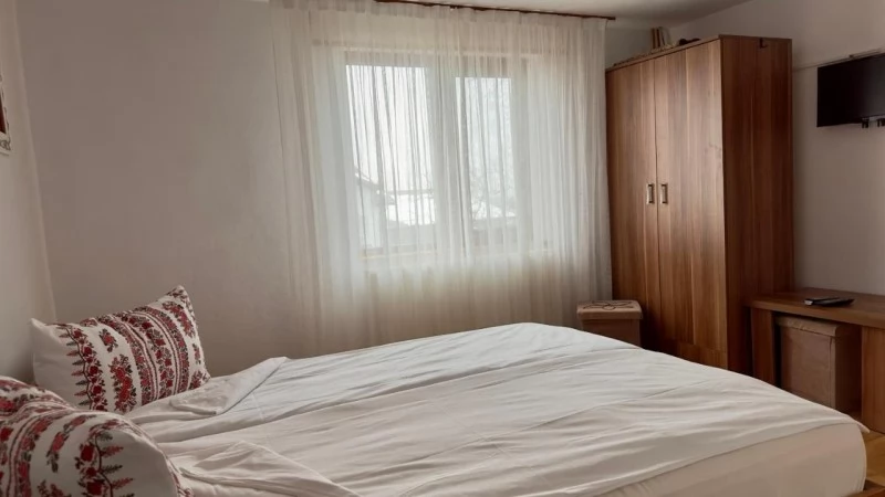 Chișcău Cazare | Motel (K0466-45) Imaginea poate fi supusă drepturilor de autor. Se recomandă contactarea titularului drepturilor.