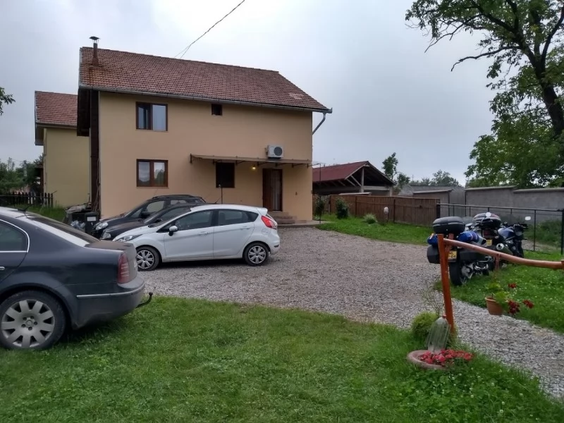 Chișcău Cazare | Motel (K0466-57) Imaginea poate fi supusă drepturilor de autor. Se recomandă contactarea titularului drepturilor.