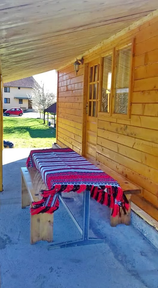 Chișcău Cazare | Motel (K0466-60) Imaginea poate fi supusă drepturilor de autor. Se recomandă contactarea titularului drepturilor.