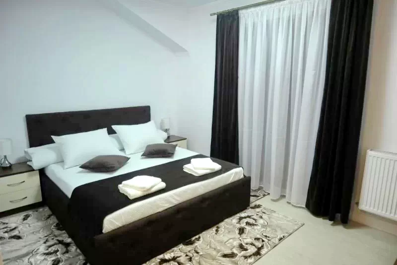 Chișcău Cazare | Motel (K1431-13) Imaginea poate fi supusă drepturilor de autor. Se recomandă contactarea titularului drepturilor.