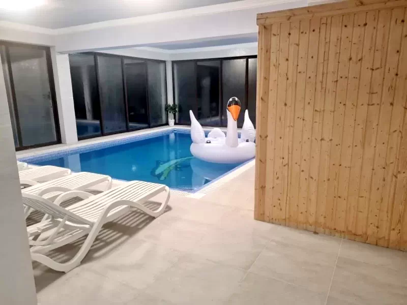 Chișcău Cazare | Motel (K1431-32) Imaginea poate fi supusă drepturilor de autor. Se recomandă contactarea titularului drepturilor.